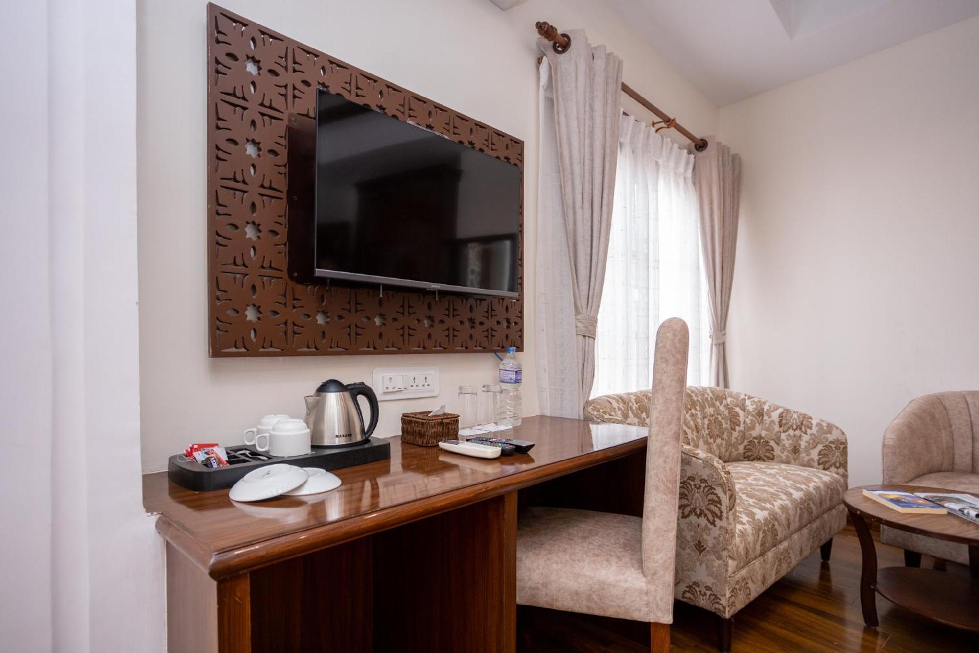 Airport Himalaya Boutique Hotel Kathmandu Exterior foto